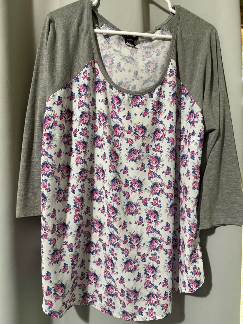 torrid White Floral Raglan Top with Gray Sleeves